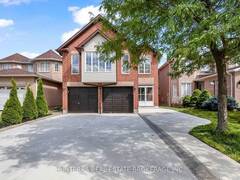 38 PEBBLESTONE CIRCLE Brampton Ontario, L6X 4N2