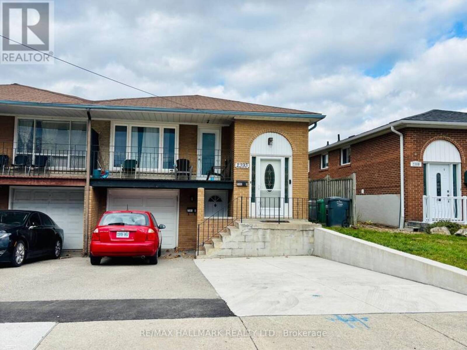 2393 WHALEY DRIVE, Mississauga, Ontario L5B 2B3