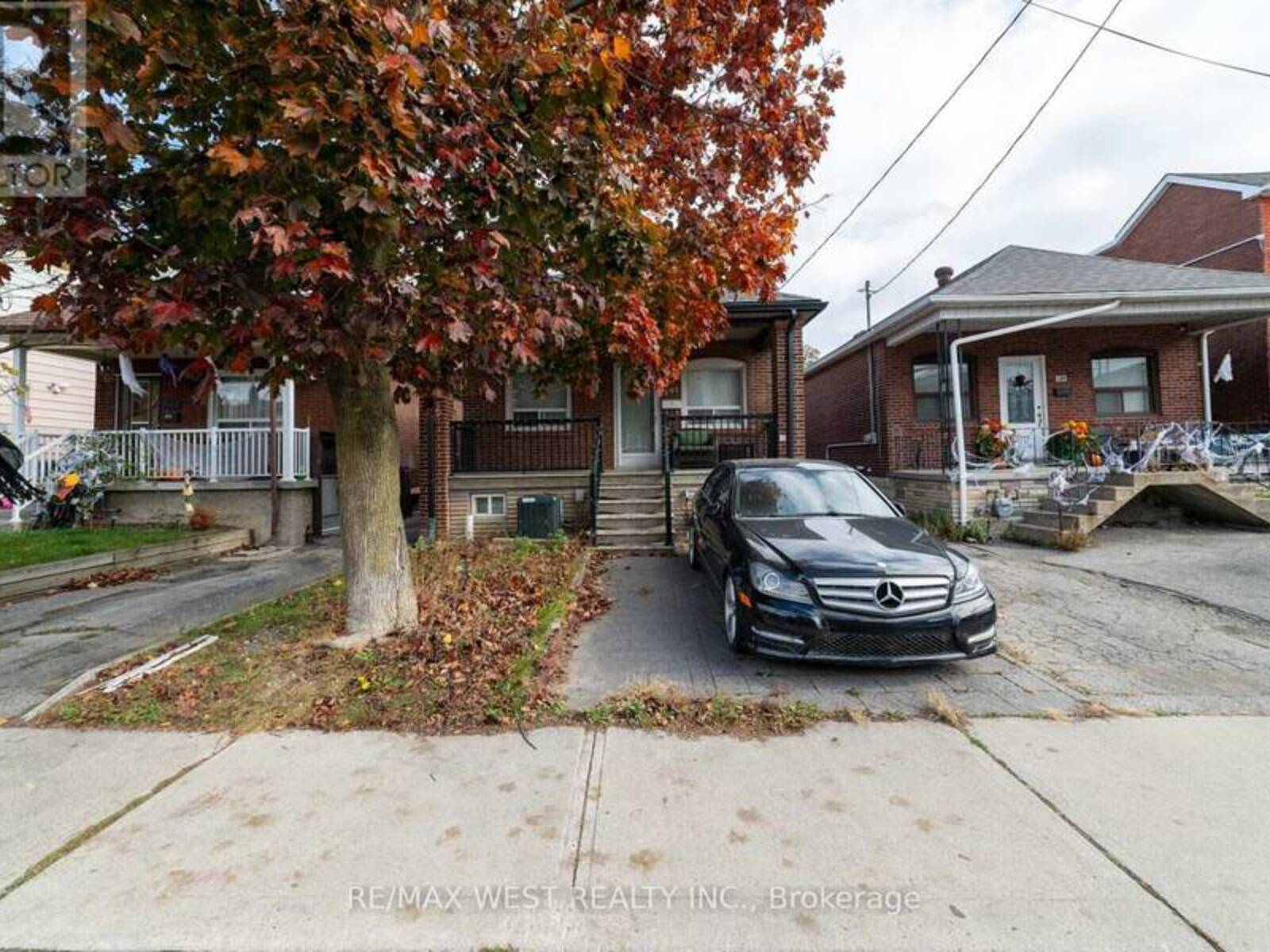 191 CHAMBERS AVENUE, Toronto, Ontario M6N 3M5