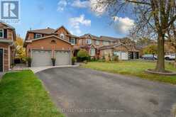 63 DAWLISH AVENUE | Aurora Ontario | Slide Image Two