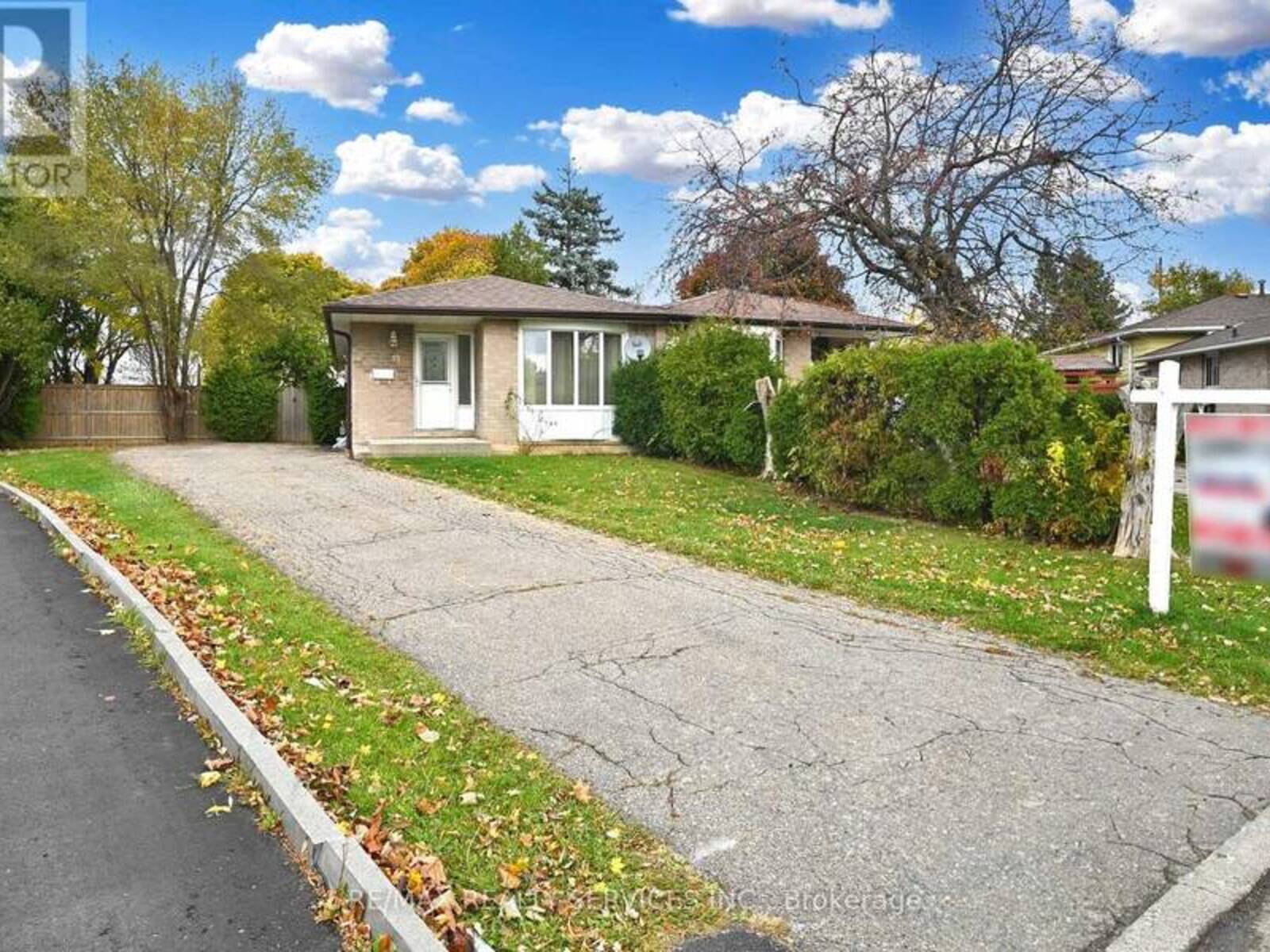 55 GREENWOOD CRESCENT, Brampton, Ontario L6S 1T2