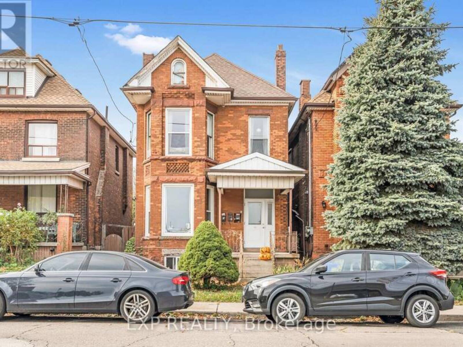 147 ELGIN STREET, Hamilton, Ontario L8L 4Y1