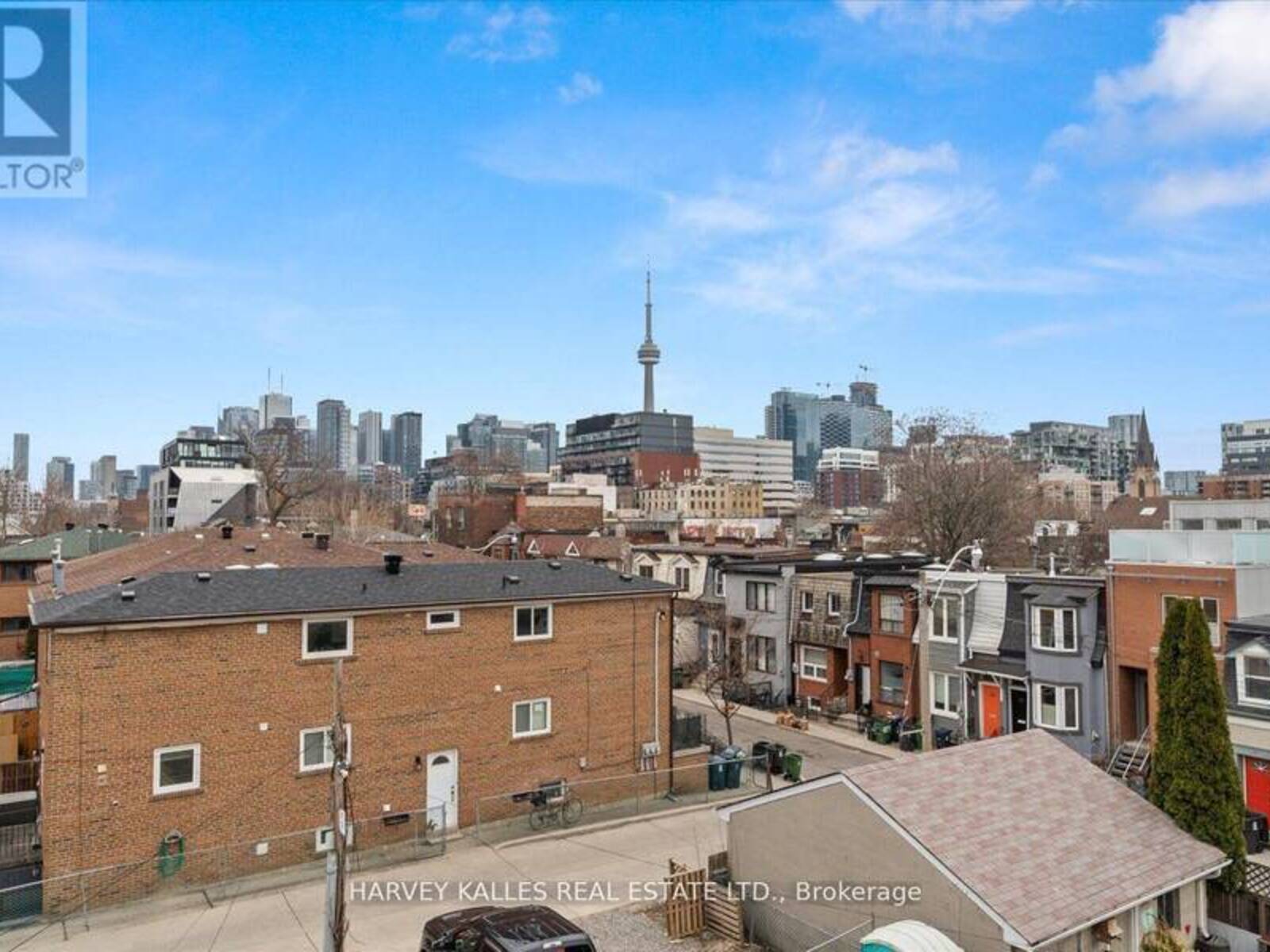 11 1/2 PALMERSTON AVENUE, Toronto, Ontario M6J 2H9