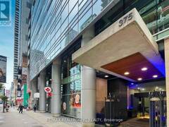 1403 - 375 KING STREET W Toronto Ontario, M5V 1K5