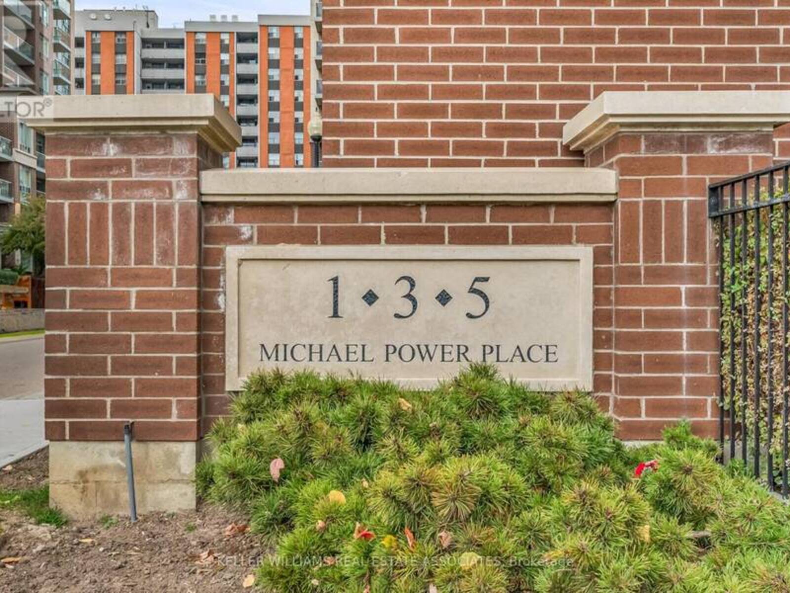 1004 - 3 MICHAEL POWER PLACE, Toronto, Ontario M9A 0A2