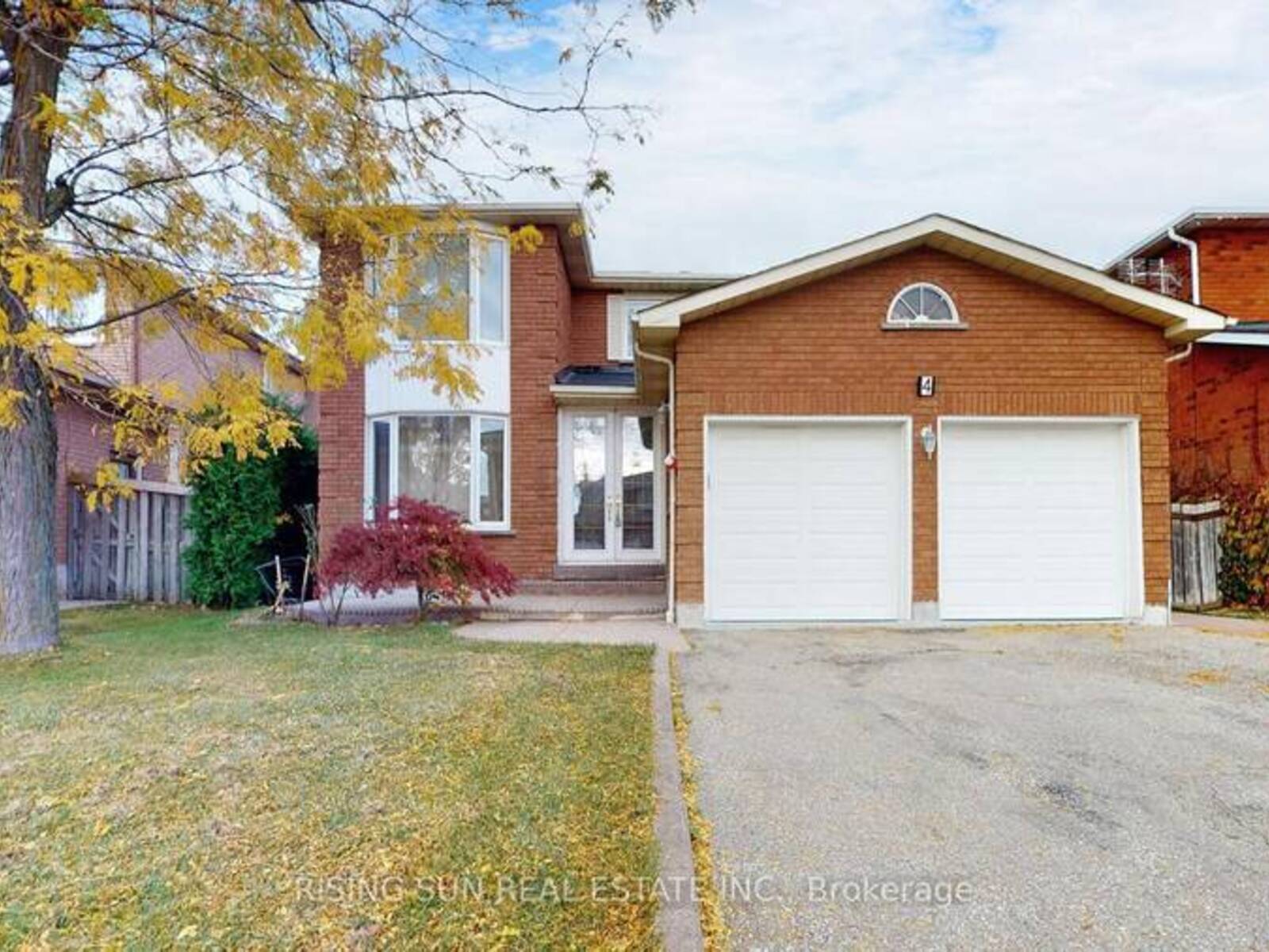 4 MOSSBANK DRIVE, Brampton, Ontario L6W 3Z3