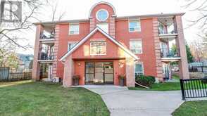 305 - 131 CLAPPERTON STREET | Barrie Ontario | Slide Image One