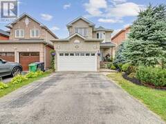 887 MAYS CRESCENT W Mississauga Ontario, L5V 2J1