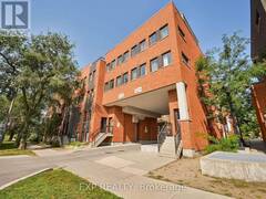 68 WINSTON PARK BOULEVARD Toronto Ontario, M3K 1C3