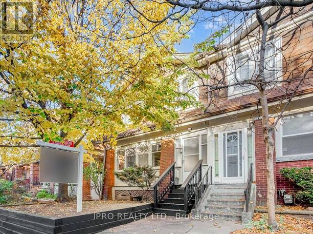 11 PHIN AVENUE Toronto Ontario, M4J 3T1