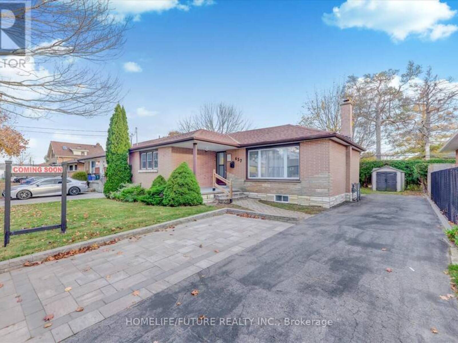 437 FAIRLEIGH AVENUE, Oshawa, Ontario L1J 2W4