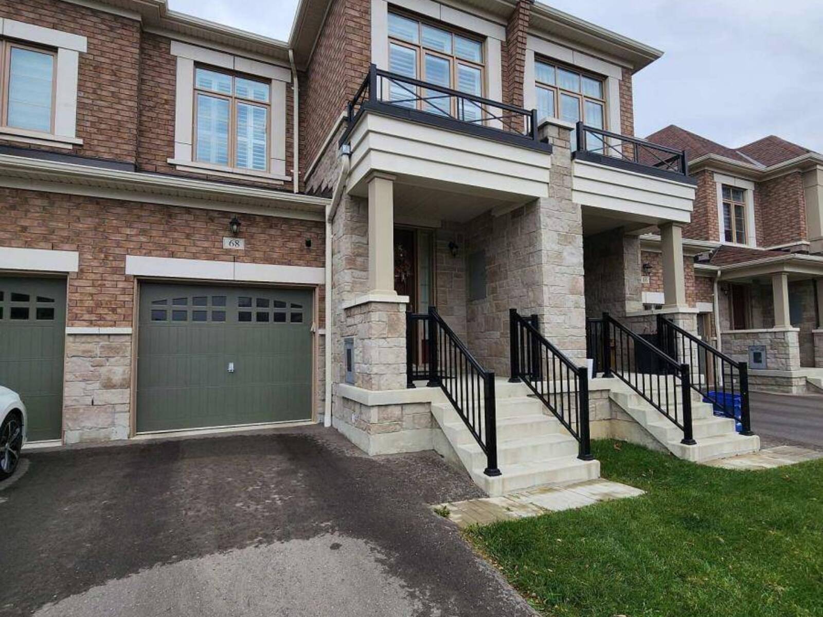 68 COHO DRIVE, Whitby, Ontario L1P 0K4