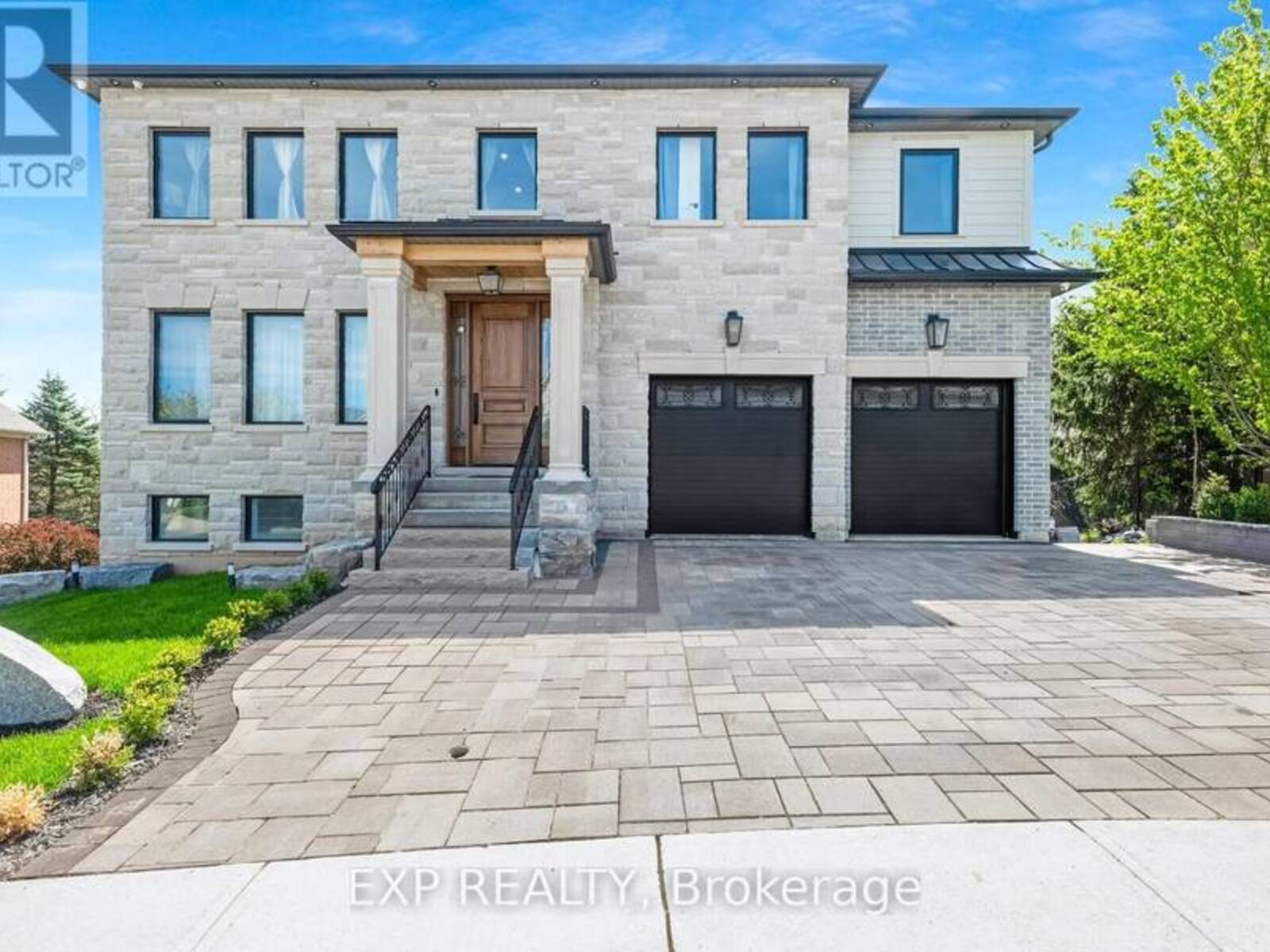 60 NORTH RIVERDALE DRIVE, Caledon, Ontario L7C 3K3