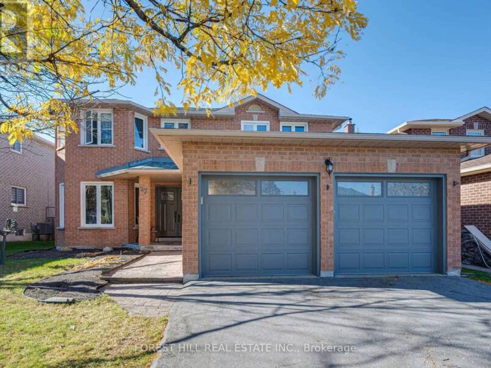 27 DORIS CRESCENT, Newmarket, Ontario L3Y 7V3