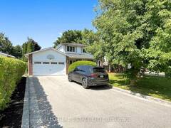 103 VANZANT COURT Whitchurch-Stouffville Ontario, L4A 4Z2