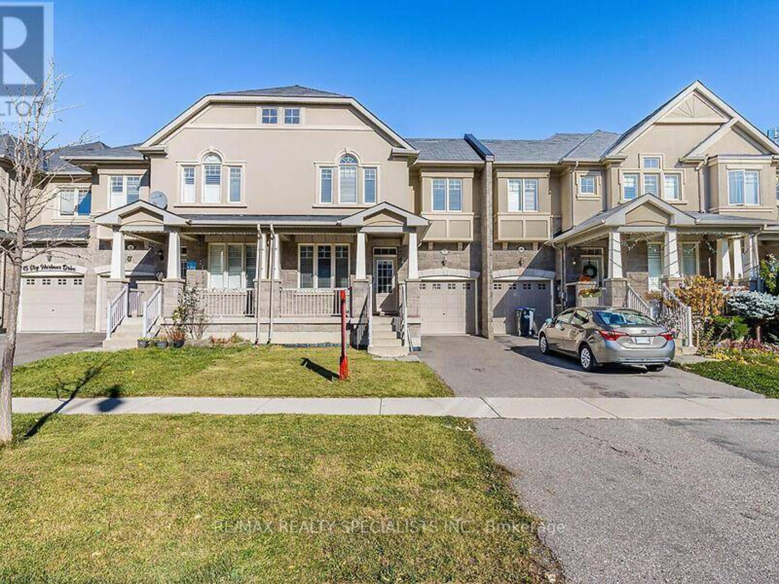 11 SKY HARBOUR DRIVE, Brampton, Ontario L6Y 0V7