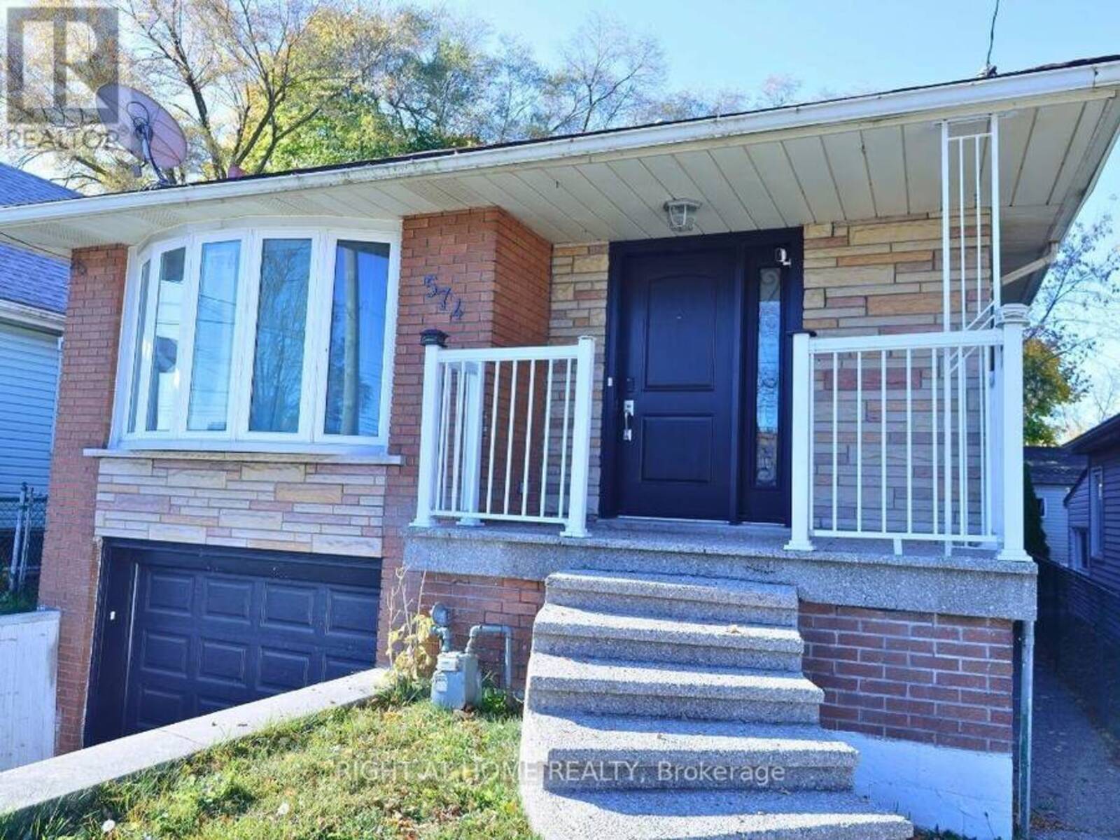 574 UPPER SHERMAN AVENUE, Hamilton, Ontario L8V 3M1