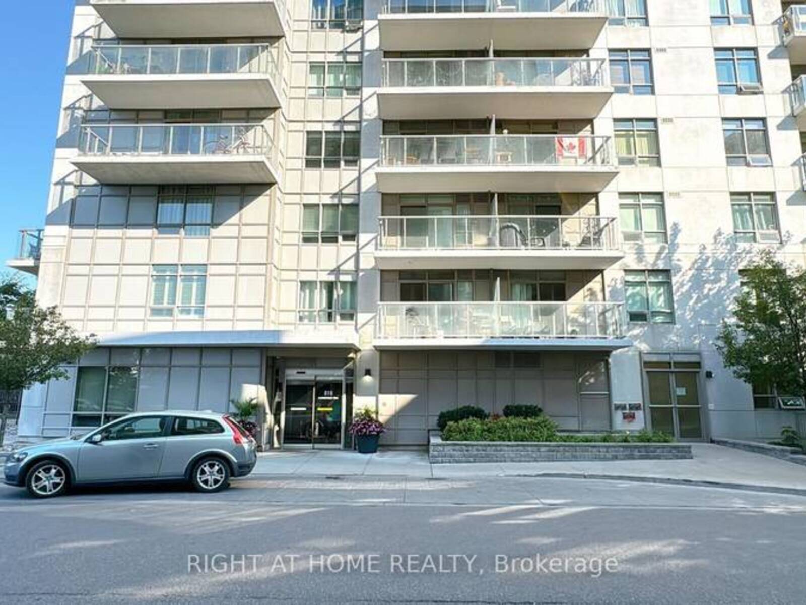 106 - 816 LANSDOWNE AVENUE, Toronto, Ontario M6H 4K6