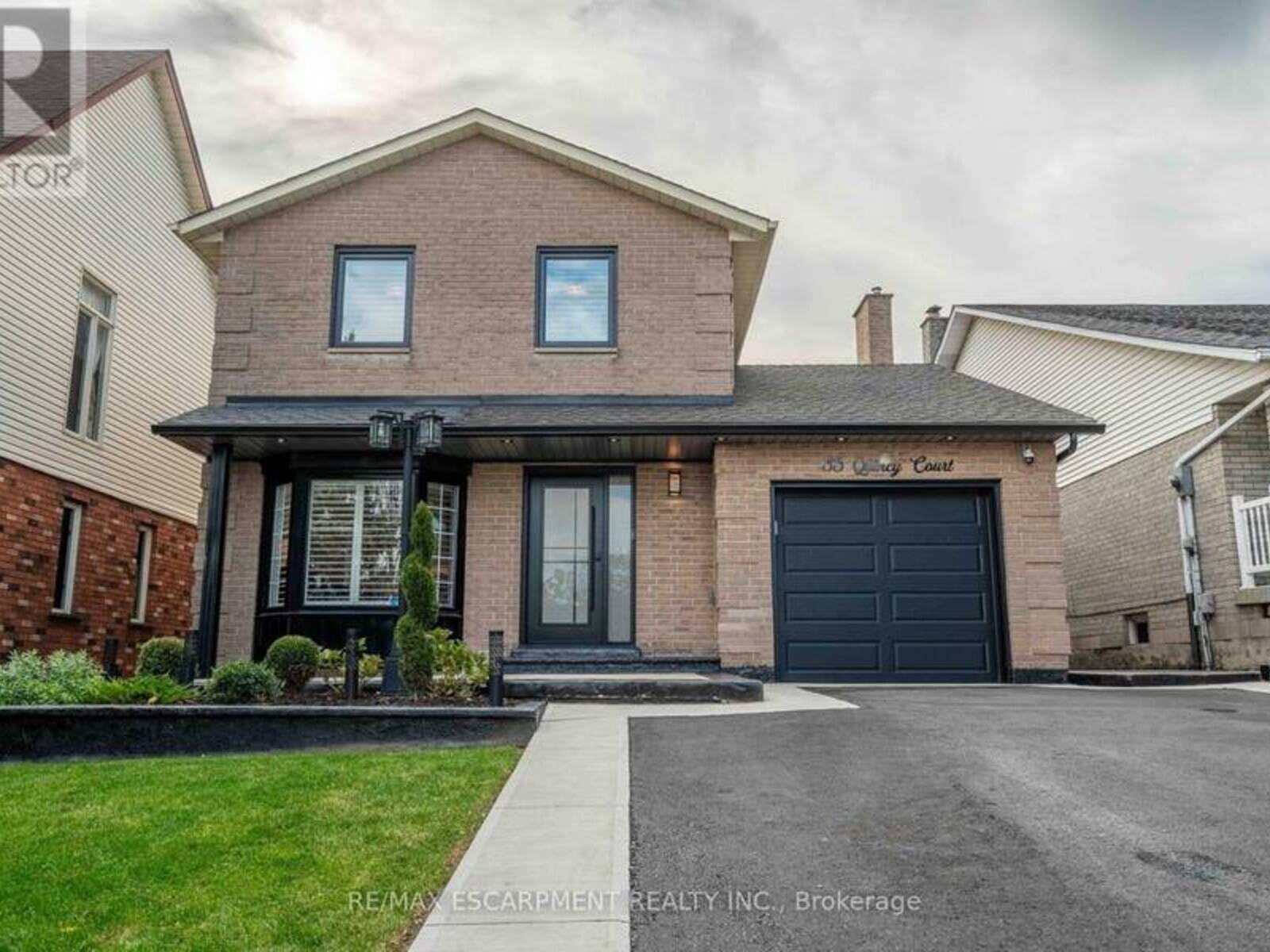 35 QUINCY COURT, Hamilton, Ontario L8W 2T5