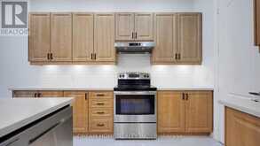 22 TEMPLE AVENUE | East Gwillimbury Ontario | Slide Image Nine