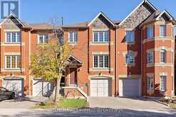 17 - 95 WELDRICK ROAD E | Richmond Hill Ontario | Slide Image Twelve