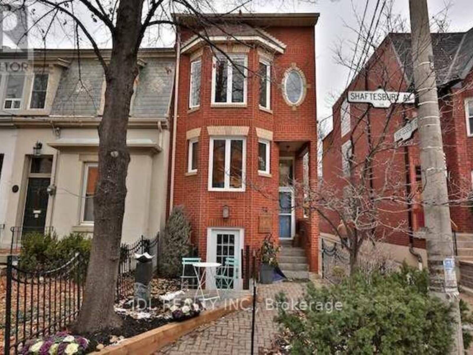 34 SHAFTESBURY AVENUE, Toronto, Ontario M4T 1A1