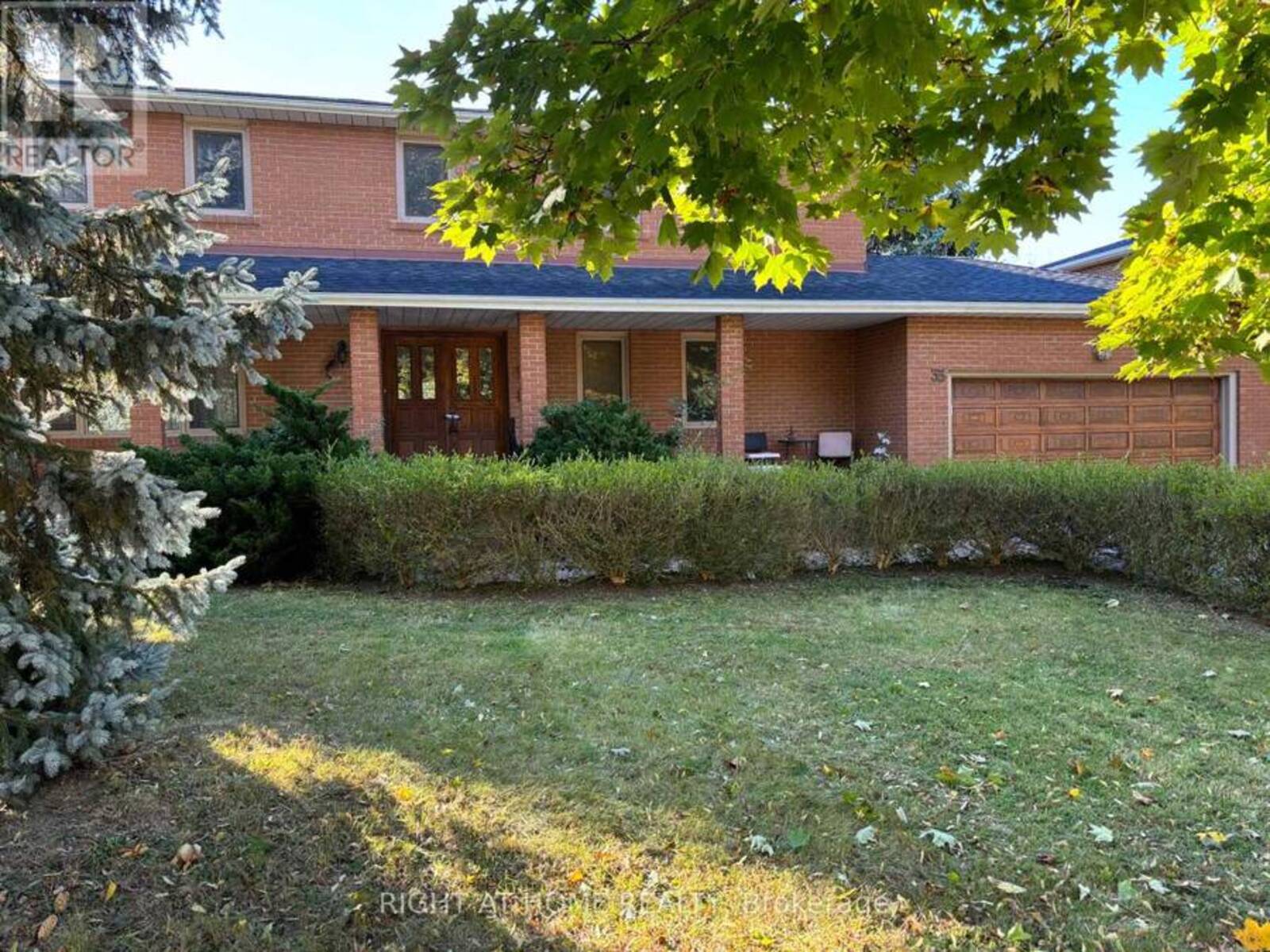 33 SUNNYWOOD CRESCENT, Richmond Hill, Ontario L4C 6W2