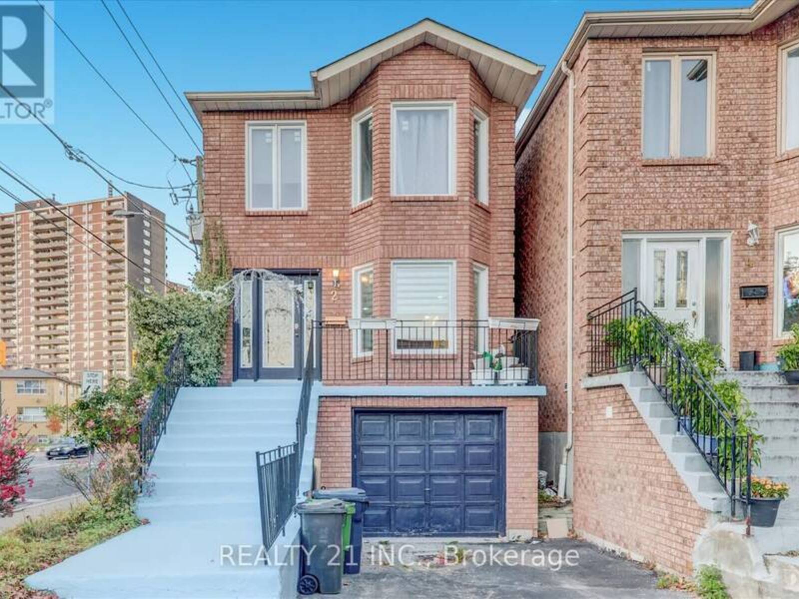 2 NEWPORT AVENUE, Toronto, Ontario M1L 1H8