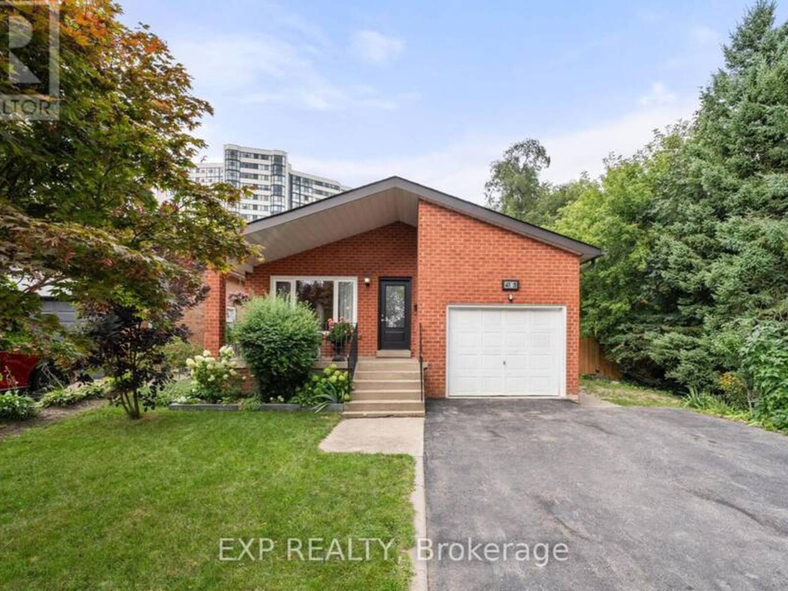 4135 HICKORY DRIVE, Mississauga, Ontario L4W 1L1