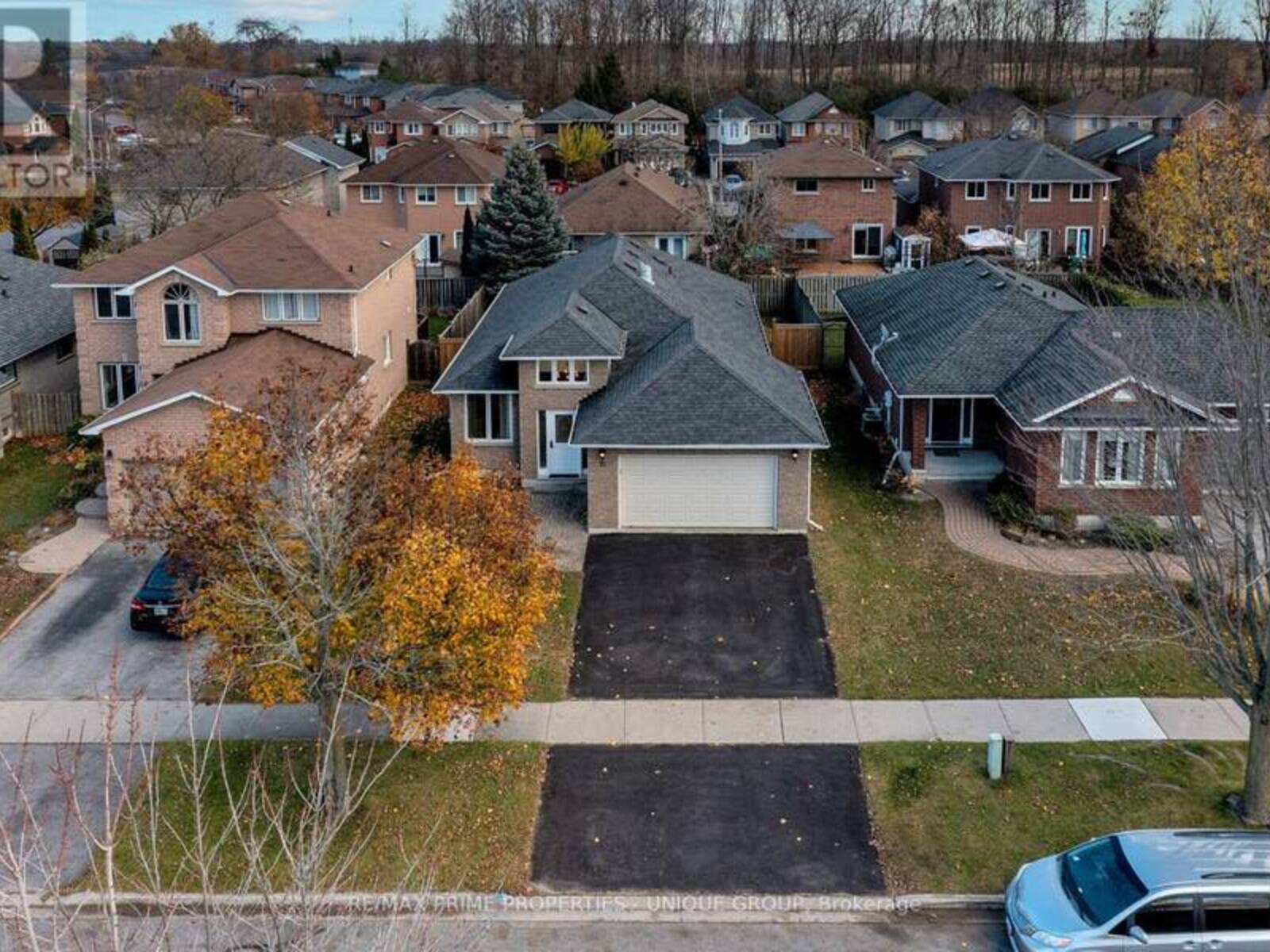 75 AVONDALE DRIVE, Clarington, Ontario L1E 2Y8