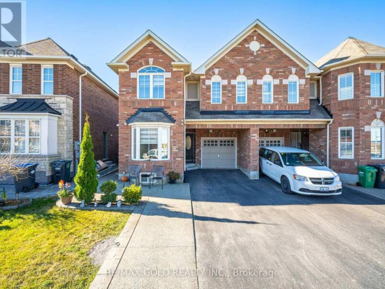 12 APPLE VALLEY WAY, Brampton, Ontario L6P 3P8