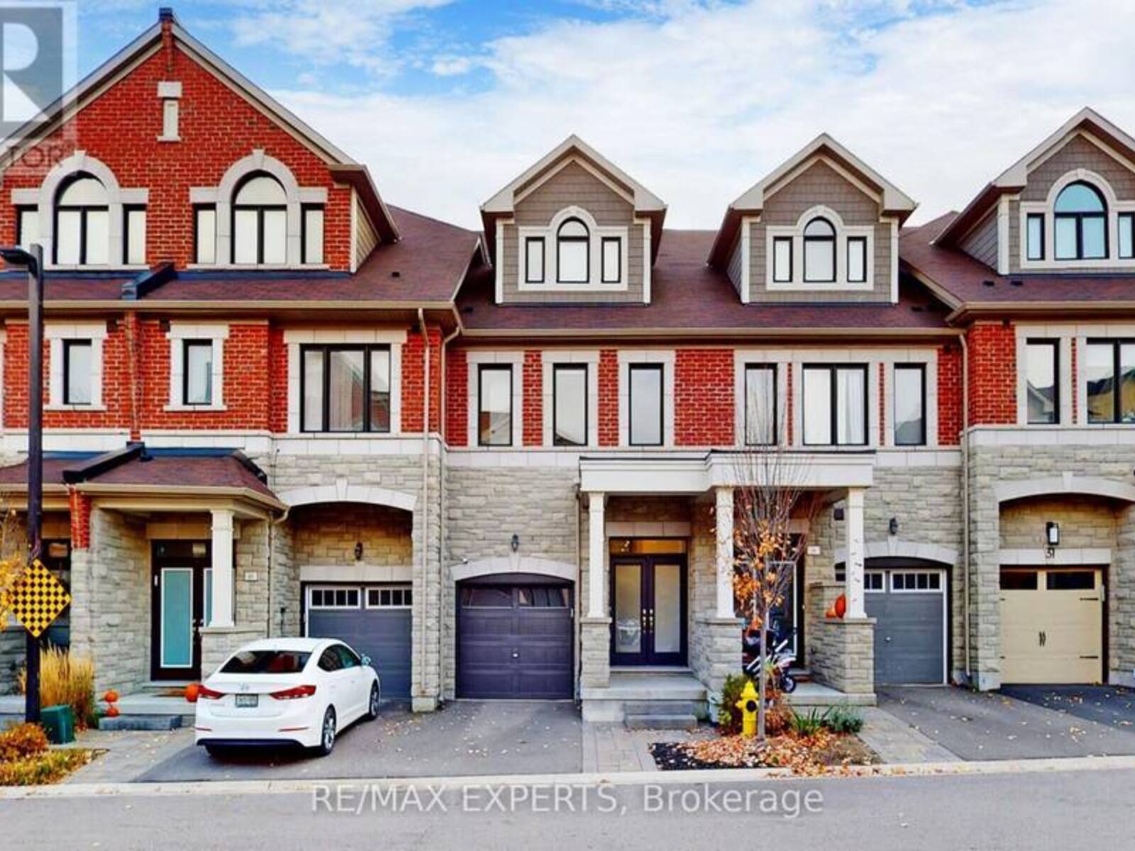 39 HIAWATHA COURT, Vaughan, Ontario L4L 0J2