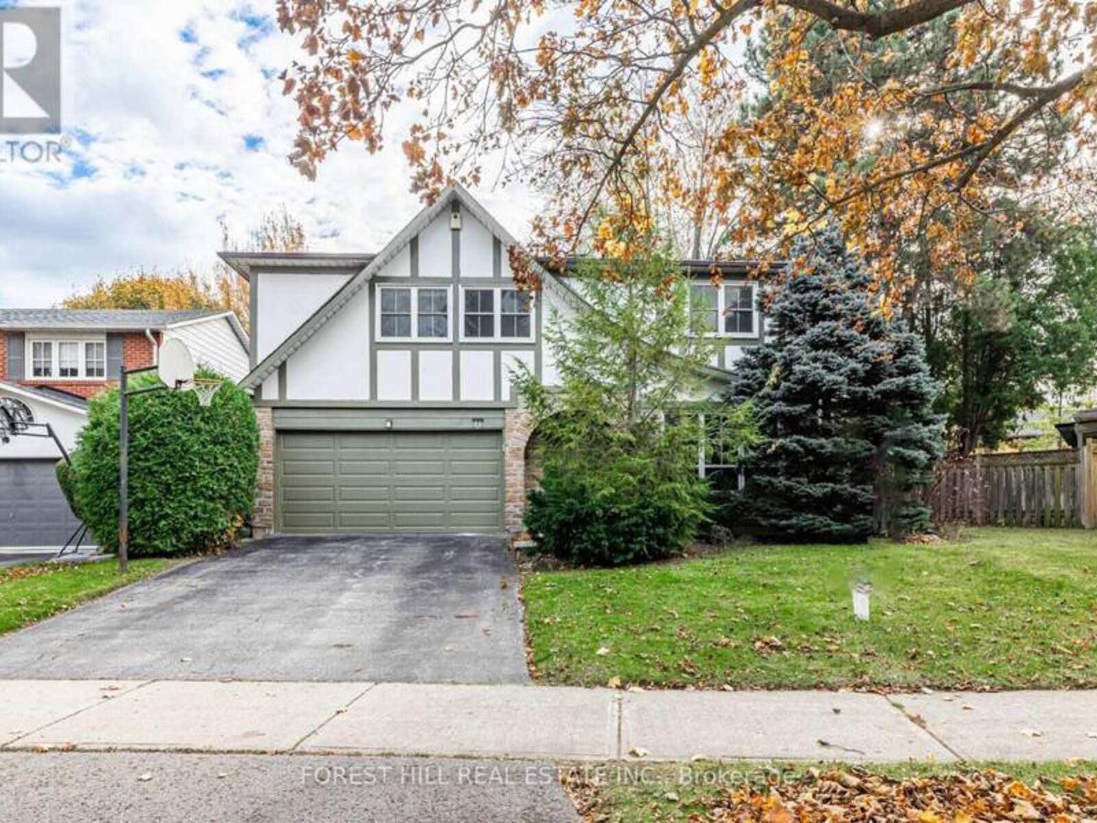 11 ABBEYWOOD TRAIL, Toronto, Ontario M3B 3B4