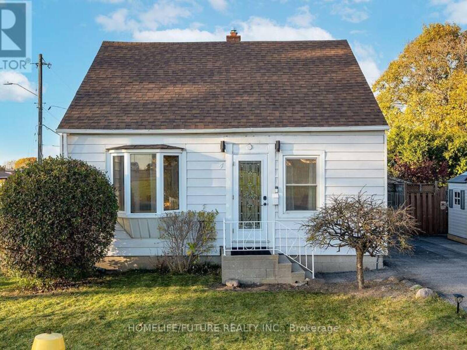 4 BIRCH CRESCENT, Ajax, Ontario L1S 1X4