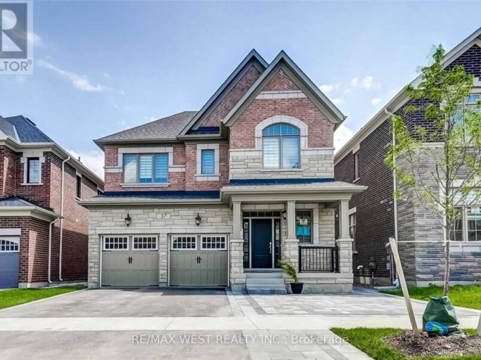 37 CHORUS CRESCENT, Vaughan, Ontario L4H 4W3