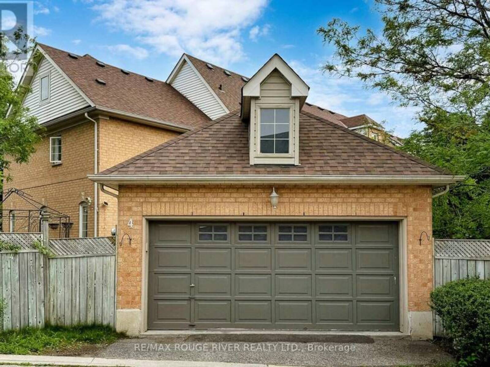 4 HEMANS COURT, Ajax, Ontario L1T 4B8