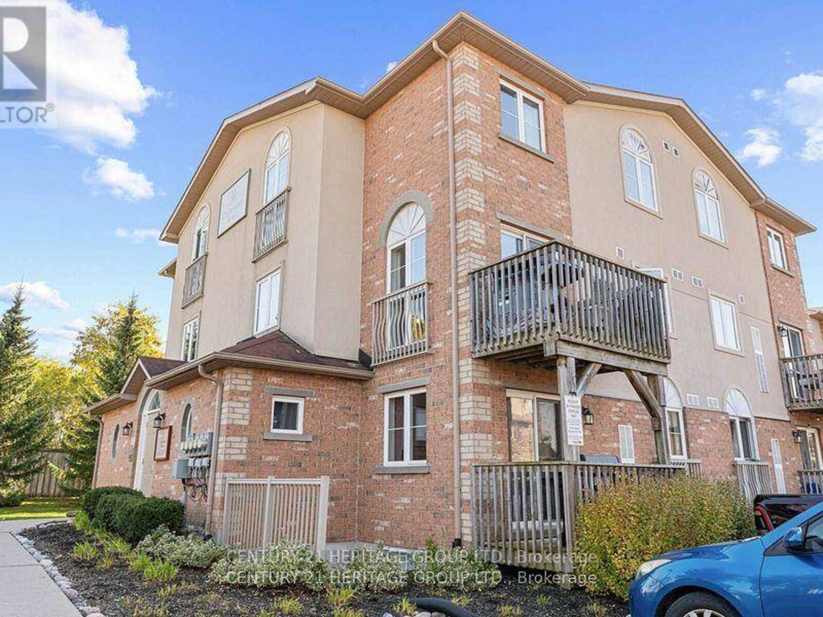 2 - 11 CHELTENHAM ROAD, Barrie, Ontario L4M 0E7