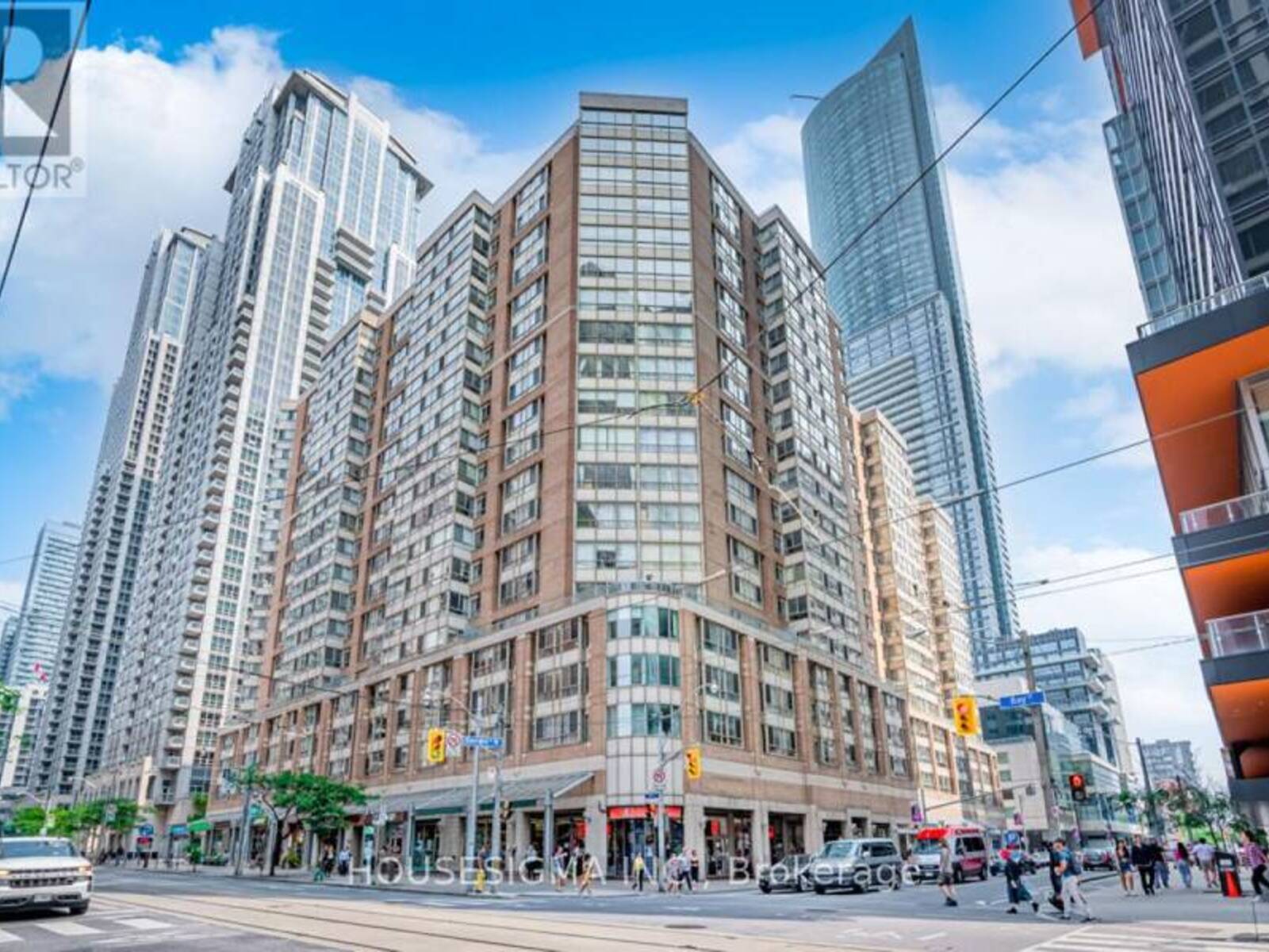 1820 - 711 BAY STREET, Toronto, Ontario M5G 2J8