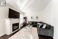 27 HERON HOLLOW AVENUE | Richmond Hill Ontario | Slide Image Twelve