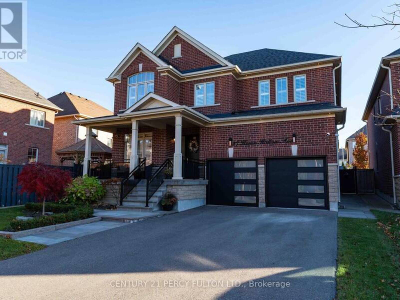 27 HERON HOLLOW AVENUE, Richmond Hill, Ontario L4E 0V7