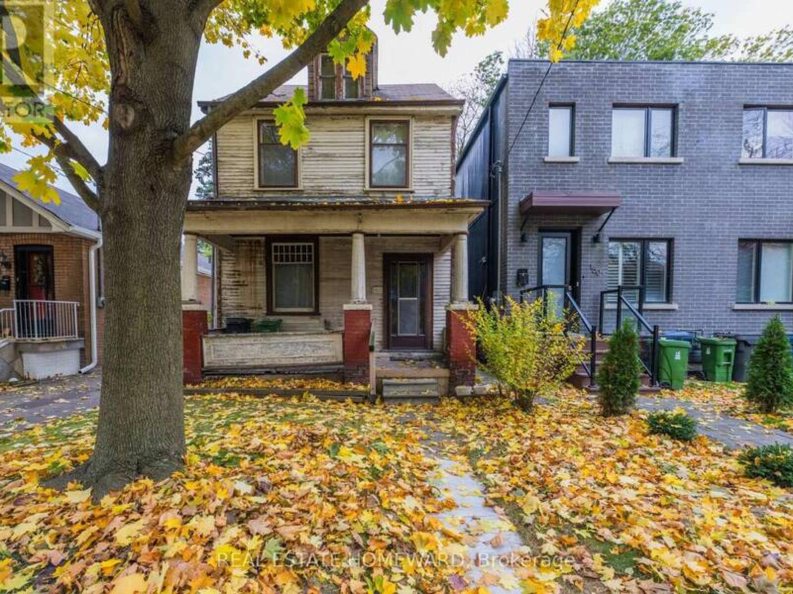 148 RHODES AVENUE, Toronto, Ontario M4L 3A1