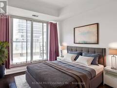 320 - 30 INN ON THE PARK DRIVE Toronto Ontario, M3C 0P7