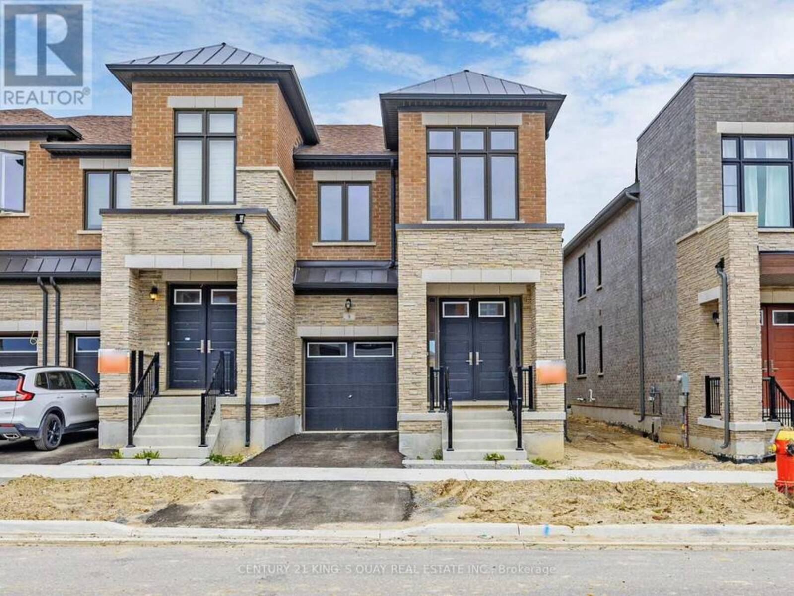 8 SCHMELTZER CRESCENT, Richmond Hill, Ontario L4E 1K8