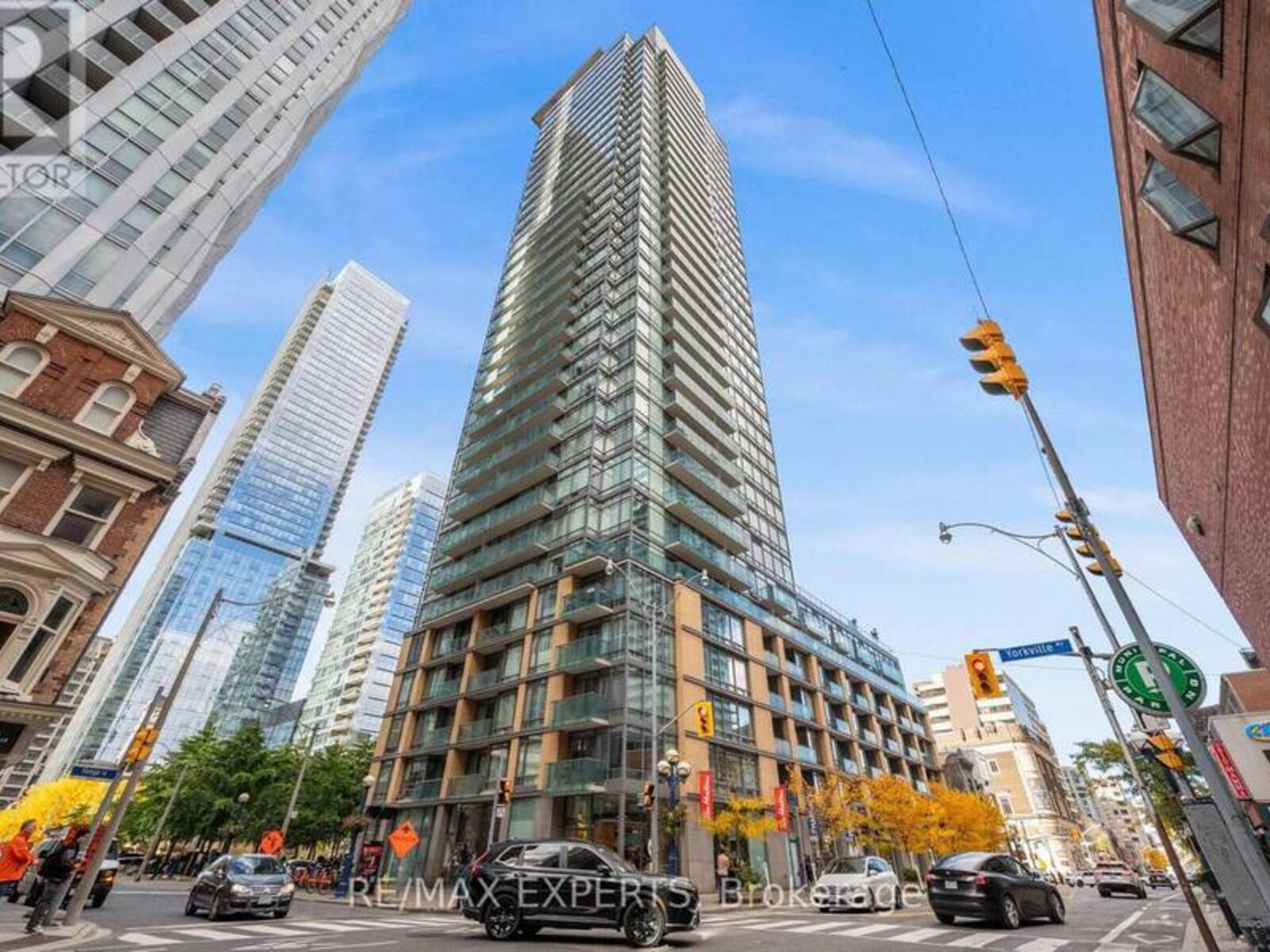 1104 - 18 YORKVILLE AVENUE, Toronto, Ontario M4W 3Y8