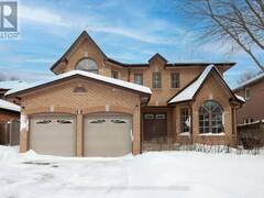 3 CREEKVIEW AVENUE Richmond Hill Ontario, L4C 9X1