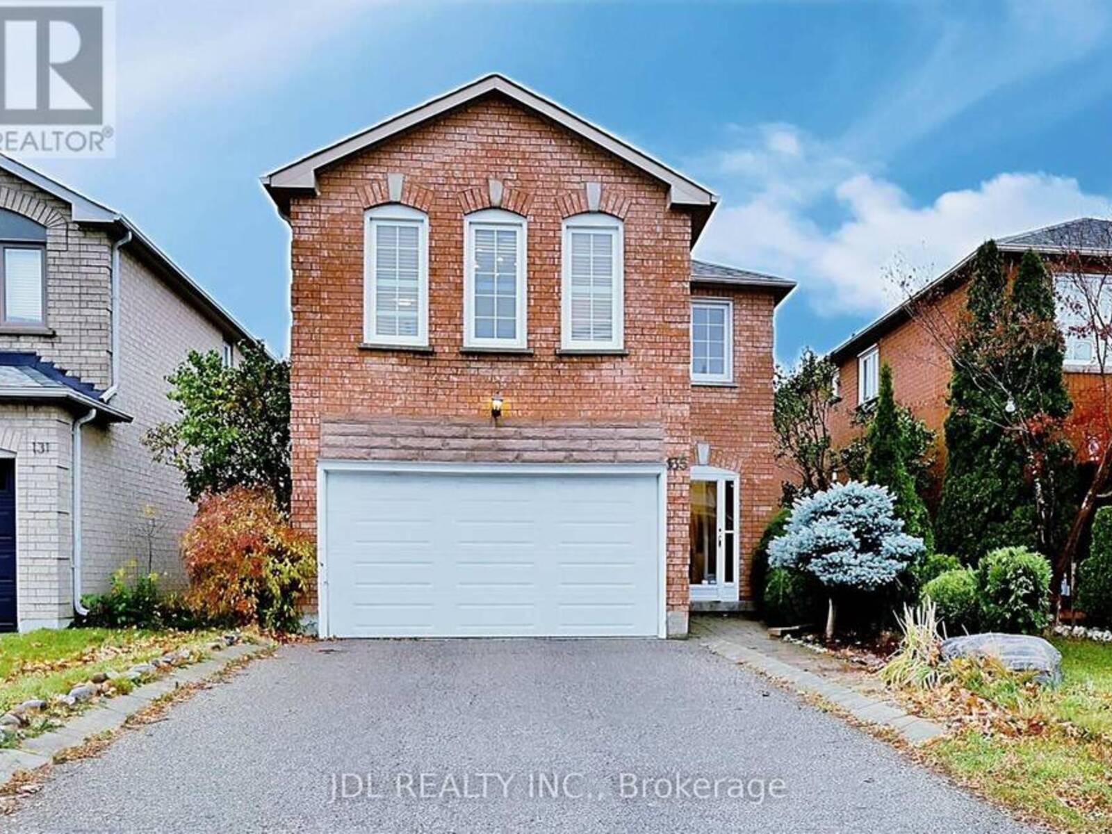 135 STONEBRIAR DRIVE, Vaughan, Ontario L6A 2N1