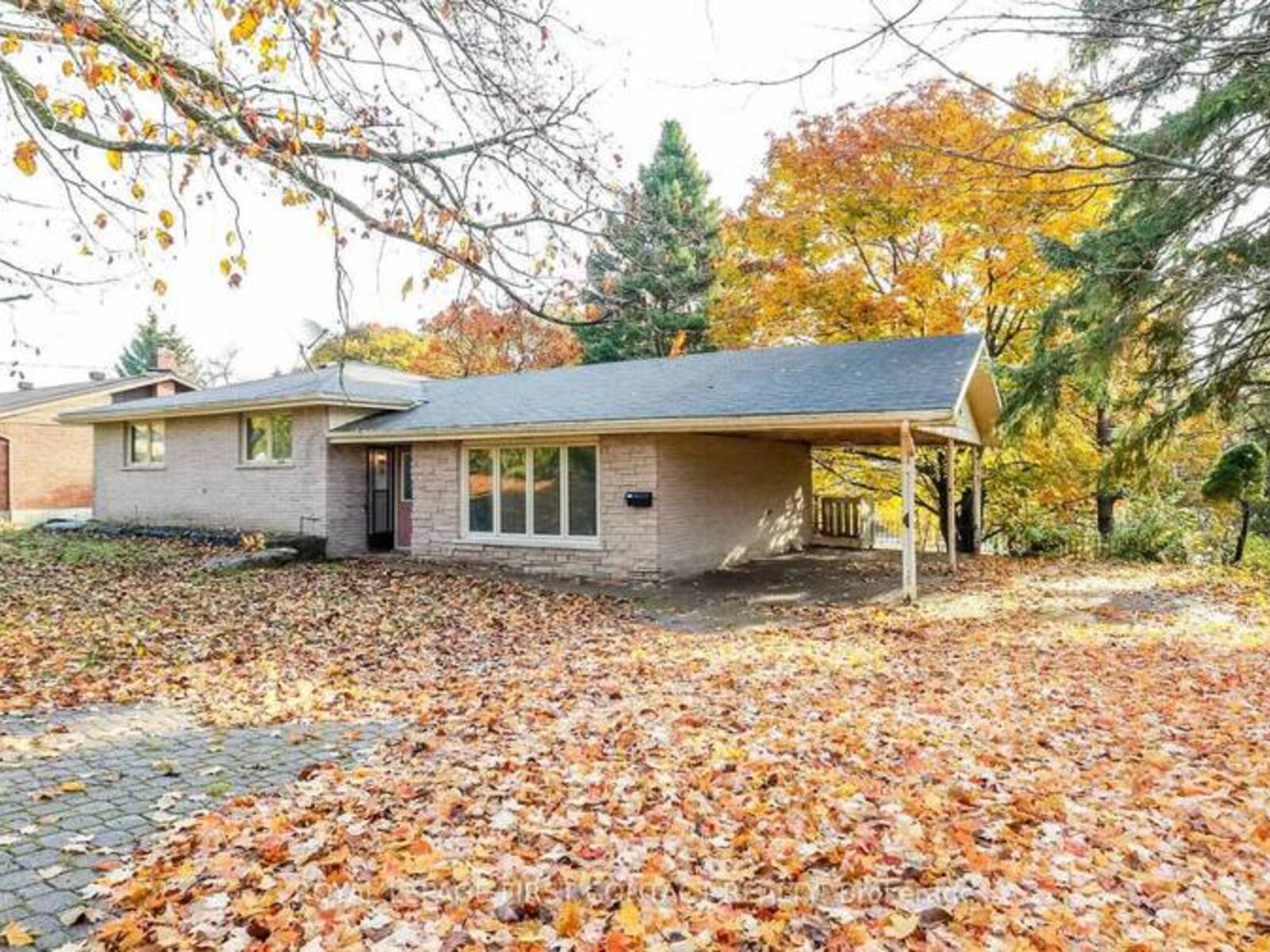 18 KENNEDY DRIVE, Fenelon Falls, Ontario K0M 1N0