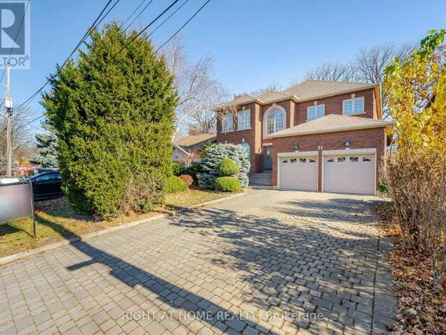 21 TREELAWN PARKWAY Toronto Ontario, M6L 2H1