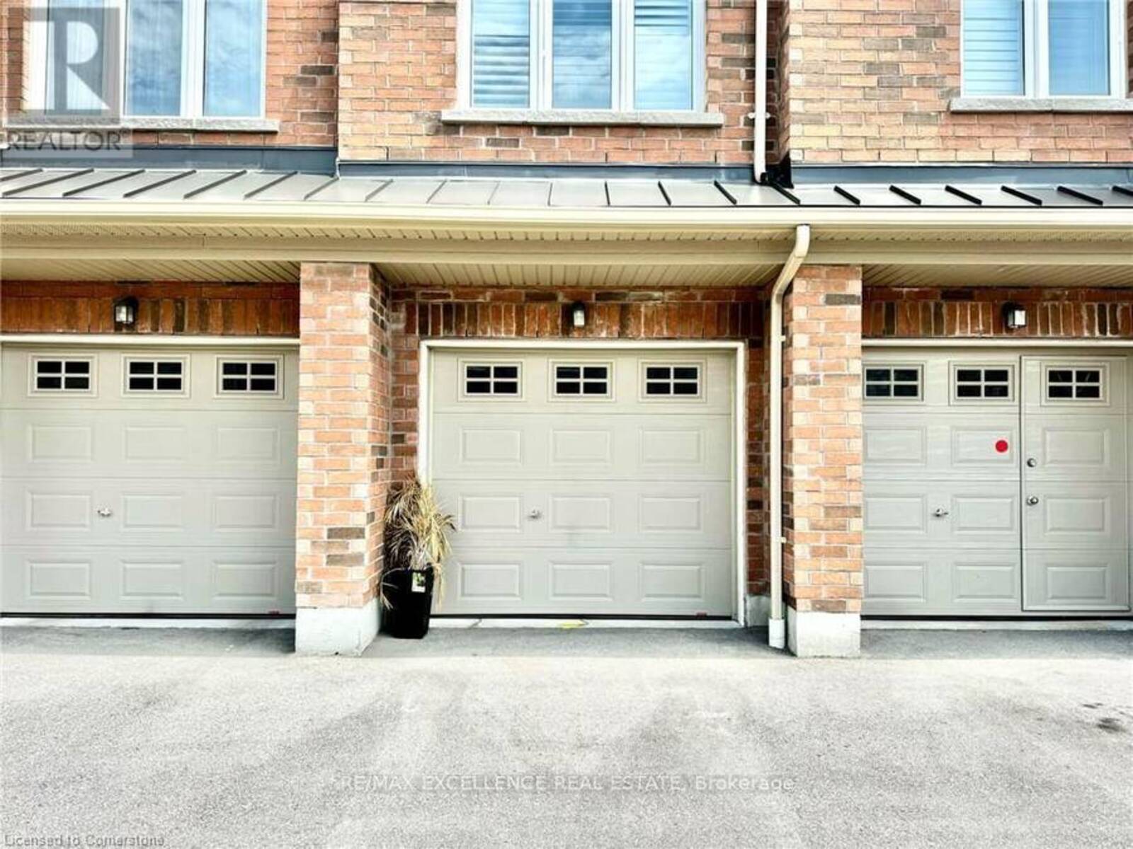 10 - 2722 WILLIAM JACKSON DRIVE, Pickering, Ontario L1X 0E6