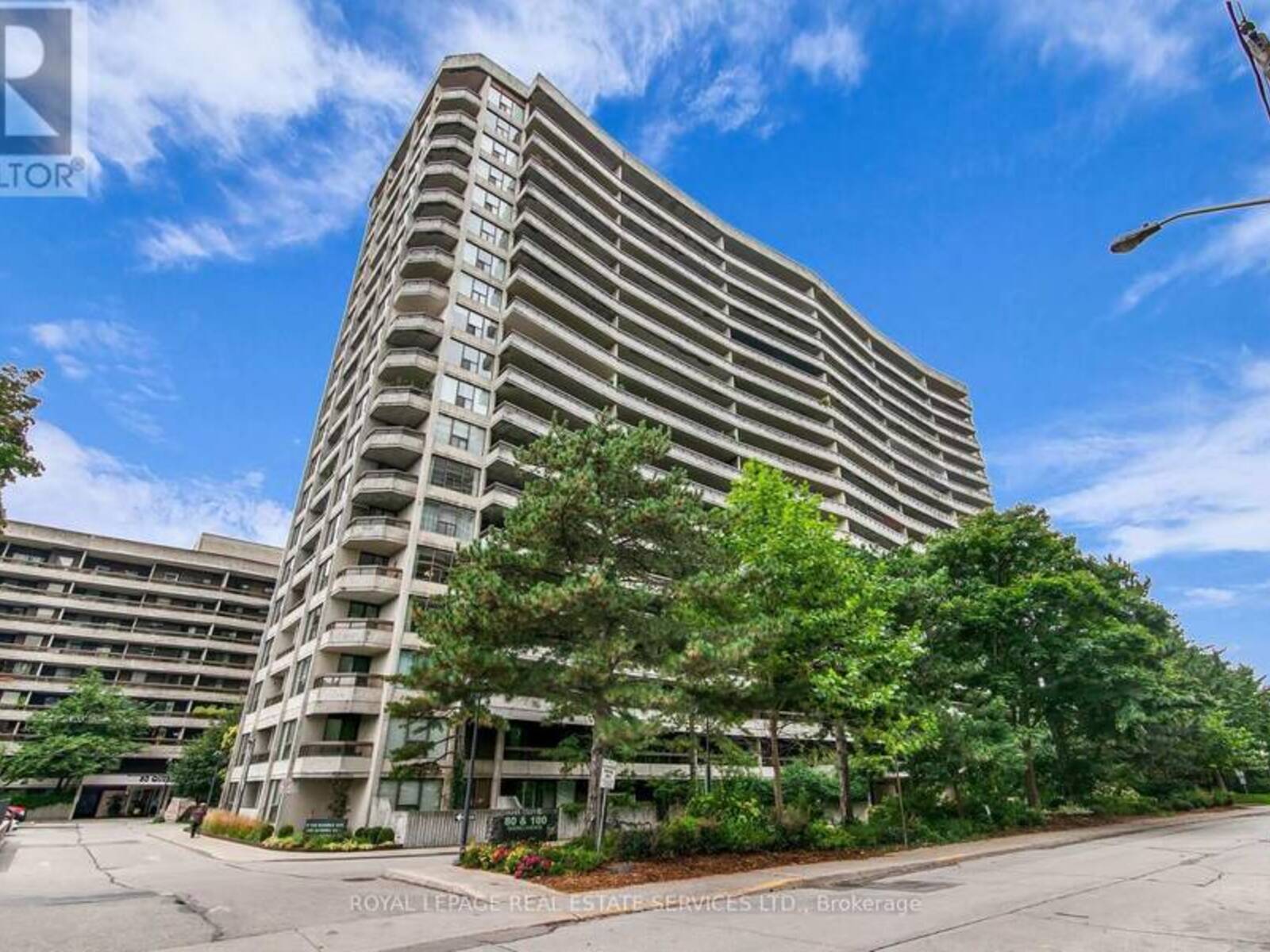 1811 - 100 QUEBEC AVENUE, Toronto, Ontario M6P 4B8